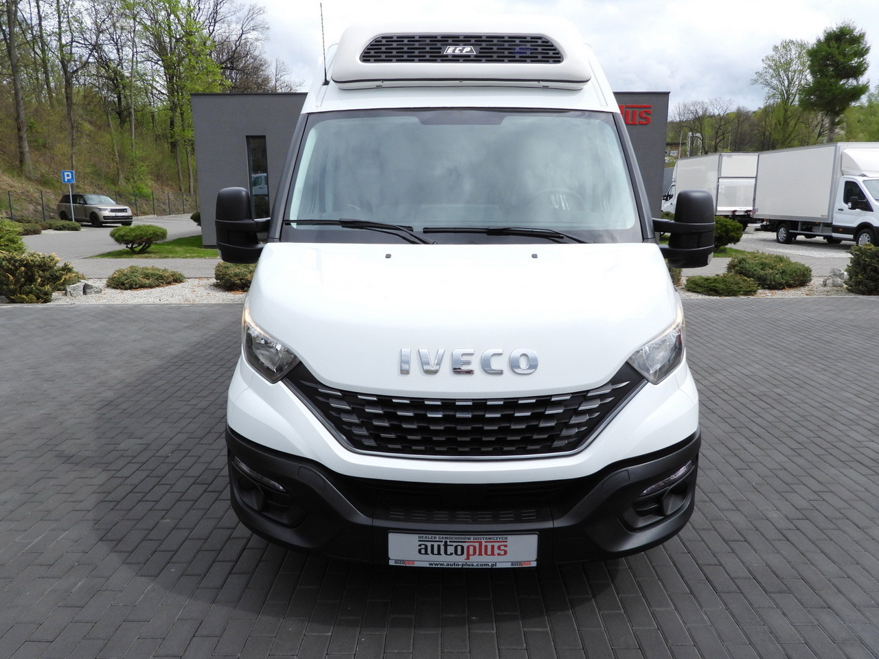 IVECO DAILY 35S14 REFRIGERATOR VAN 0*C POWER SUPPLY 230V CRUISE CONTROL AUTOMATIC TRANSMISSION HI-MATIC AIR CONDITIONING 140HP - Utilitaire frigorifique: photos 5 IVECO DAILY 35S14 REFRIGERATOR VAN 0*C POWER SUPPLY 230V CRUISE CONTROL AUTOMATIC TRANSMISSION HI-MATIC AIR CONDITIONING 140HP - Utilitaire frigorifique: photos 5