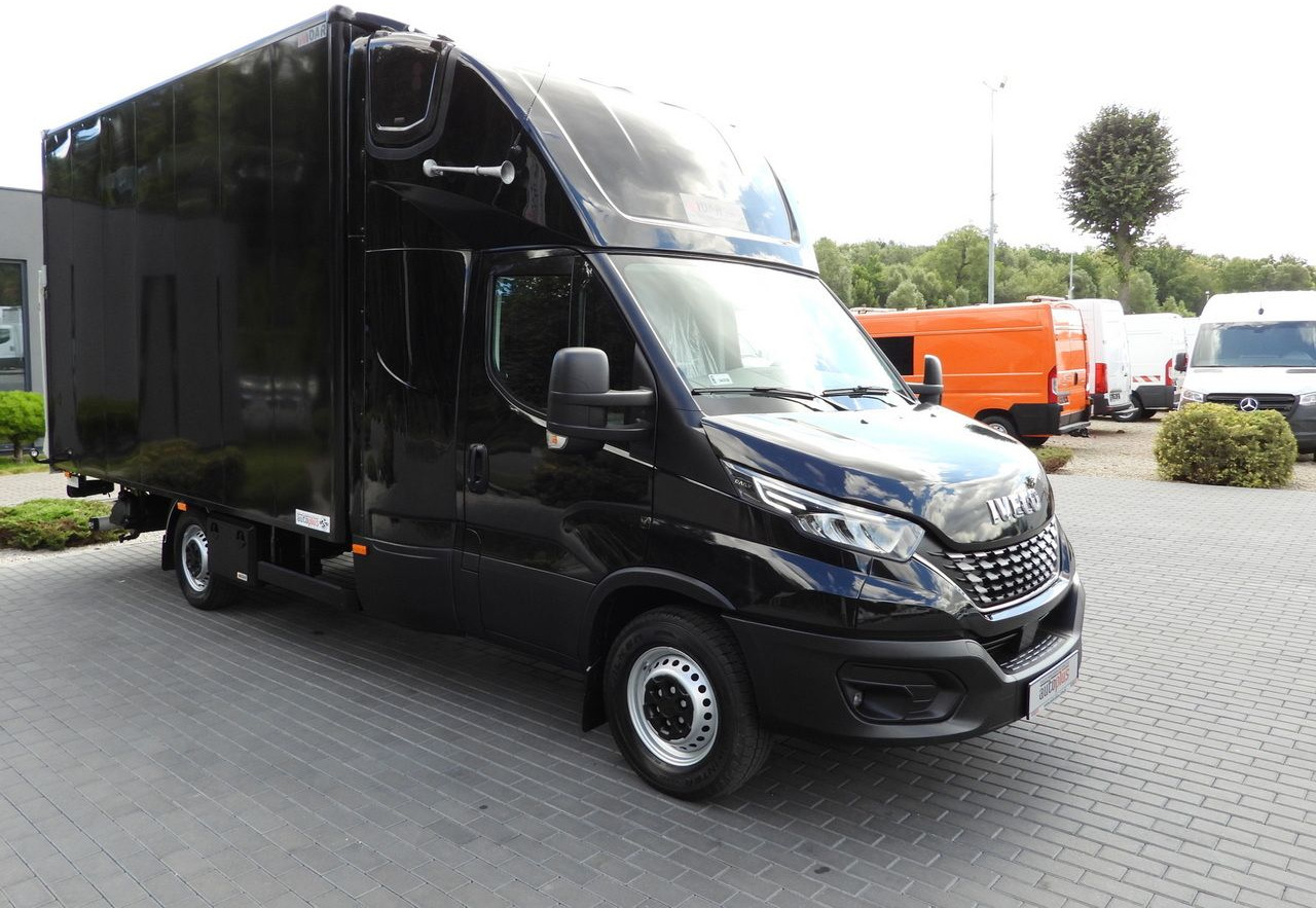 IVECO DAILY 35S18 BOX LIFT 8 PALLETS WEBASTO CRUISE CONTROL NAVIGATION LED LIGHTS PNEUMATICS AIR CONDITIONING  180HP - Utilitaire frigorifique: photos 4 IVECO DAILY 35S18 BOX LIFT 8 PALLETS WEBASTO CRUISE CONTROL NAVIGATION LED LIGHTS PNEUMATICS AIR CONDITIONING  180HP - Utilitaire frigorifique: photos 4