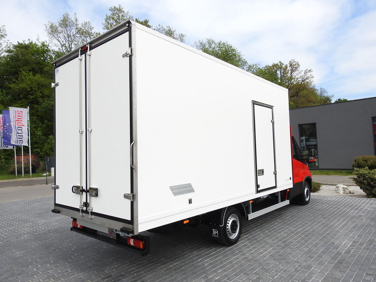 Fourgon grand volume neuf IVECO DAILY 35S18 NEW BOX 10 PALLETS CRUISE CONTROL NAVIGATION AIR CONDITIONING LED LIGHTS GUARANTEE  180HP: photos 14