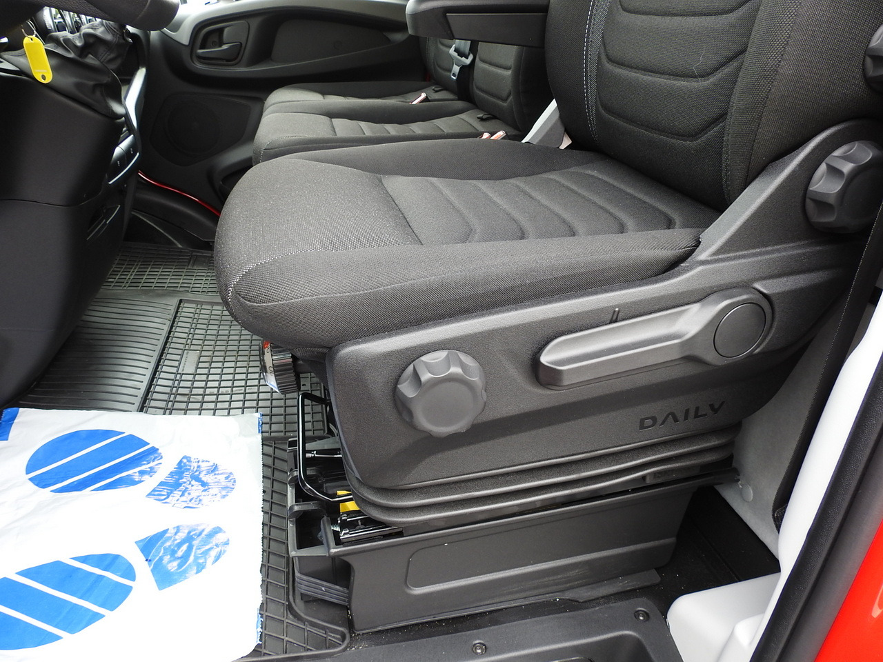 Fourgon grand volume neuf IVECO DAILY 35S18 NEW BOX 10 PALLETS CRUISE CONTROL NAVIGATION AIR CONDITIONING LED LIGHTS GUARANTEE  180HP: photos 32