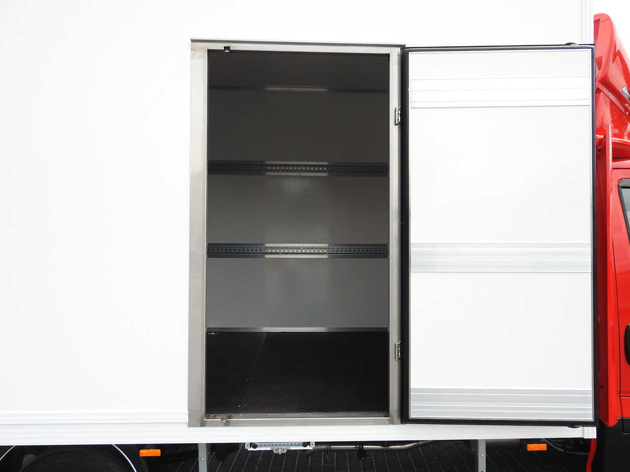 Fourgon grand volume neuf IVECO DAILY 35S18 NEW BOX 10 PALLETS CRUISE CONTROL NAVIGATION AIR CONDITIONING LED LIGHTS GUARANTEE  180HP: photos 25