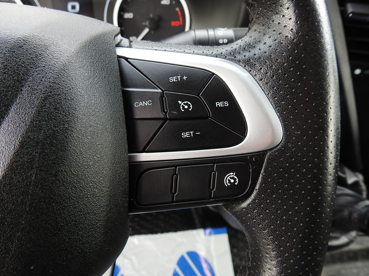 Utilitaire rideaux coulissants (PLSC) IVECO DAILY 35S18 TARPAULIN 10 PALLETS WEBASTO CRUISE CONTROL AIR CONDITIONING 180HP: photos 34 Utilitaire rideaux coulissants (PLSC) IVECO DAILY 35S18 TARPAULIN 10 PALLETS WEBASTO CRUISE CONTROL AIR CONDITIONING 180HP: photos 34