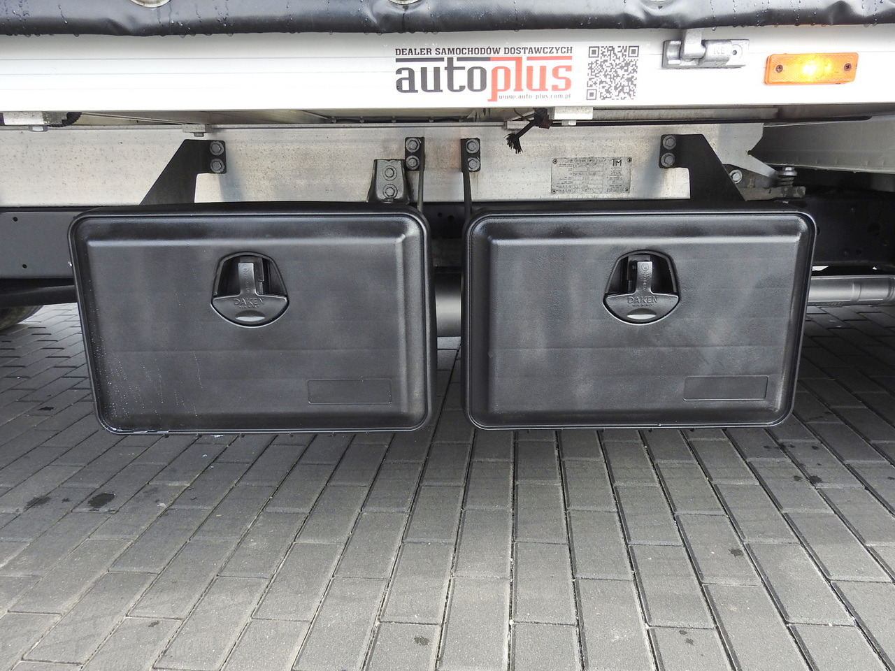 Utilitaire rideaux coulissants (PLSC) IVECO DAILY 35S18 TARPAULIN 10 PALLETS WEBASTO CRUISE CONTROL AIR CONDITIONING 180HP: photos 24 Utilitaire rideaux coulissants (PLSC) IVECO DAILY 35S18 TARPAULIN 10 PALLETS WEBASTO CRUISE CONTROL AIR CONDITIONING 180HP: photos 24