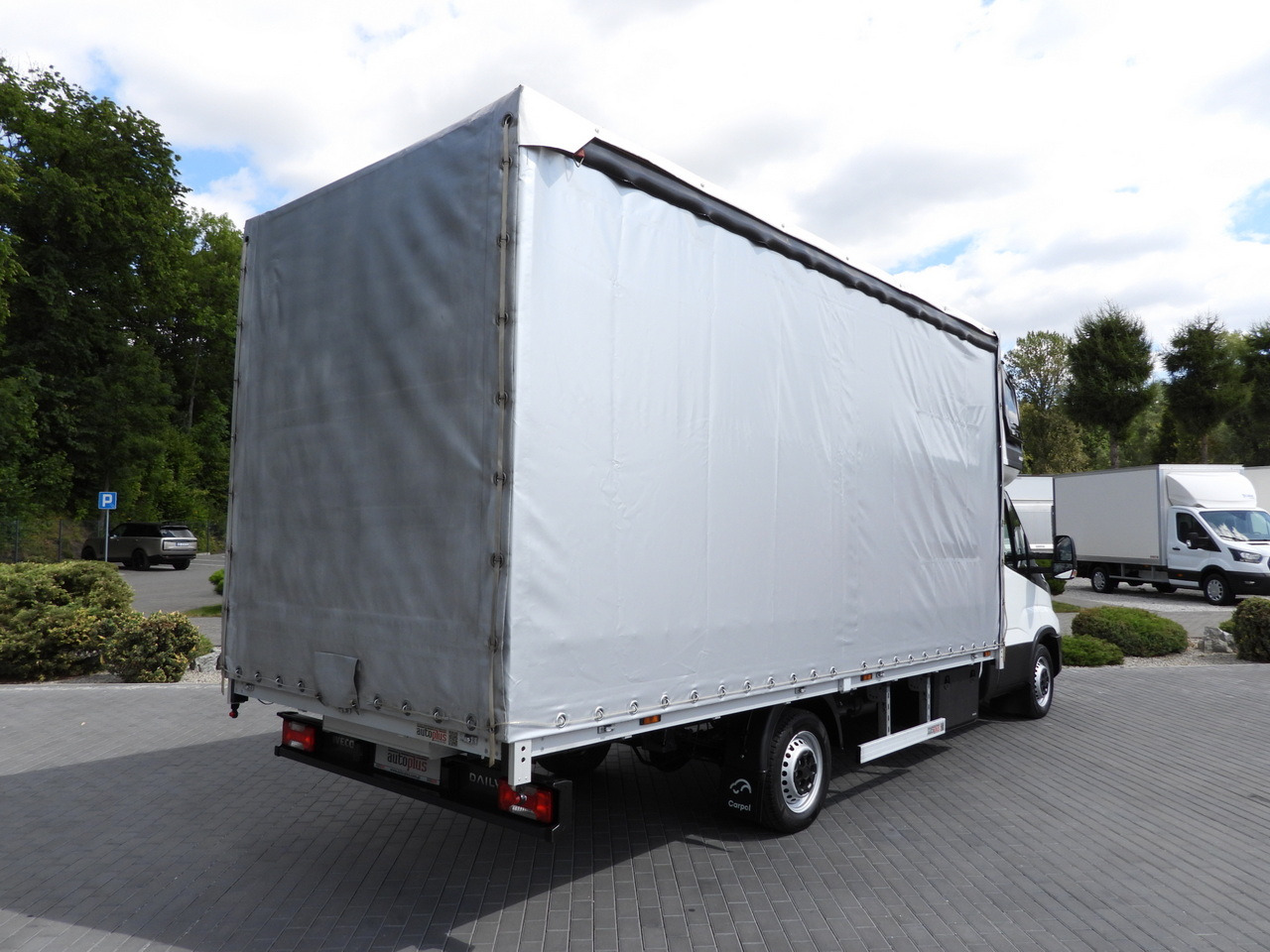 IVECO DAILY 35S18 TARPAULIN 10 PALLETS WEBASTO CRUISE CONTROL NAVIGATION LED LIGHTS AIR CONDITIONING  180HP - Utilitaire rideaux coulissants (PLSC): photos 3 IVECO DAILY 35S18 TARPAULIN 10 PALLETS WEBASTO CRUISE CONTROL NAVIGATION LED LIGHTS AIR CONDITIONING  180HP - Utilitaire rideaux coulissants (PLSC): photos 3