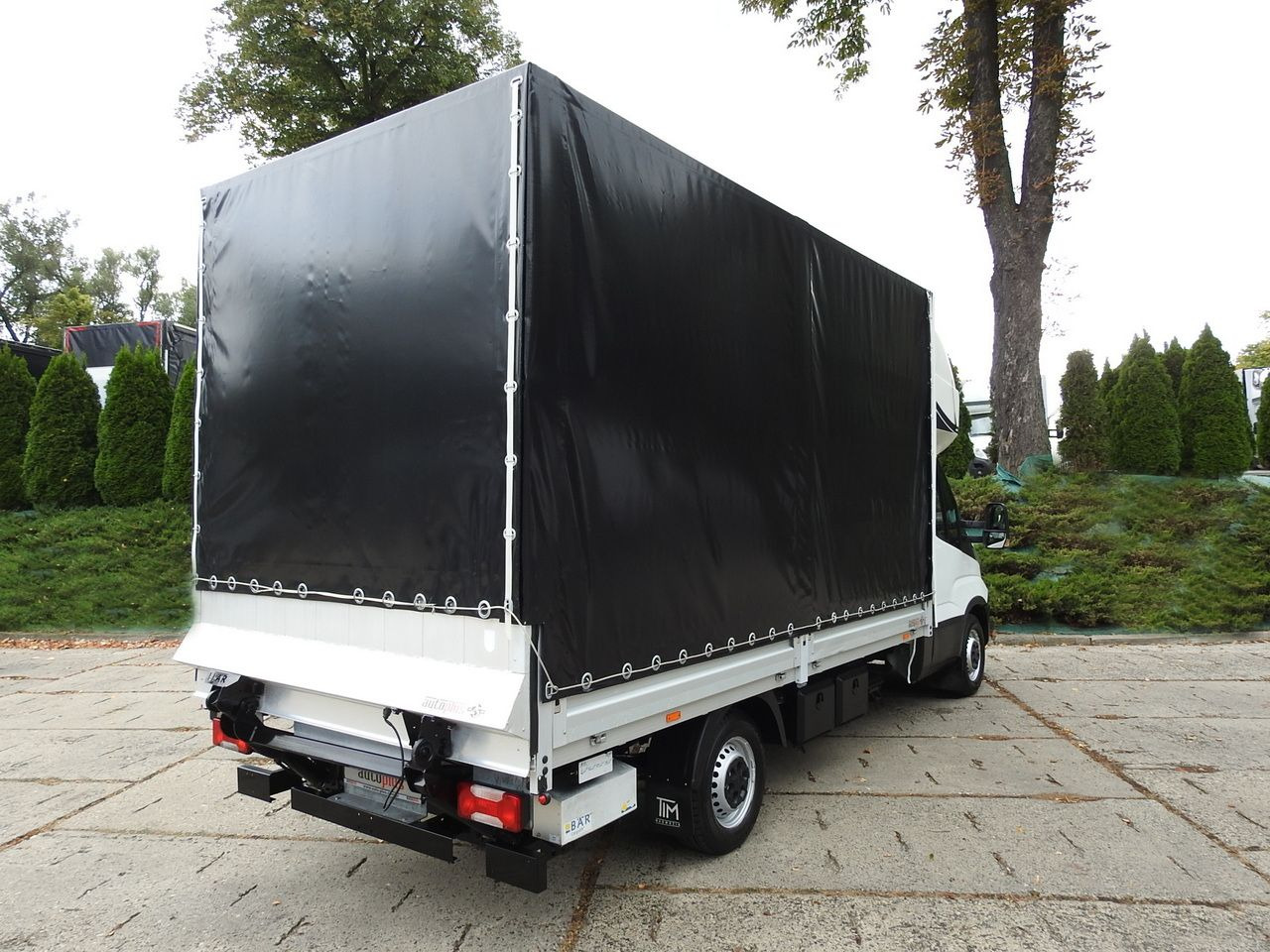 IVECO DAILY 35S18 TARPAULIN LIFT 8 PALLETS CRUISE CONTROL AIR CONDITIONING 180HP - Utilitaire rideaux coulissants (PLSC): photos 3 IVECO DAILY 35S18 TARPAULIN LIFT 8 PALLETS CRUISE CONTROL AIR CONDITIONING 180HP - Utilitaire rideaux coulissants (PLSC): photos 3
