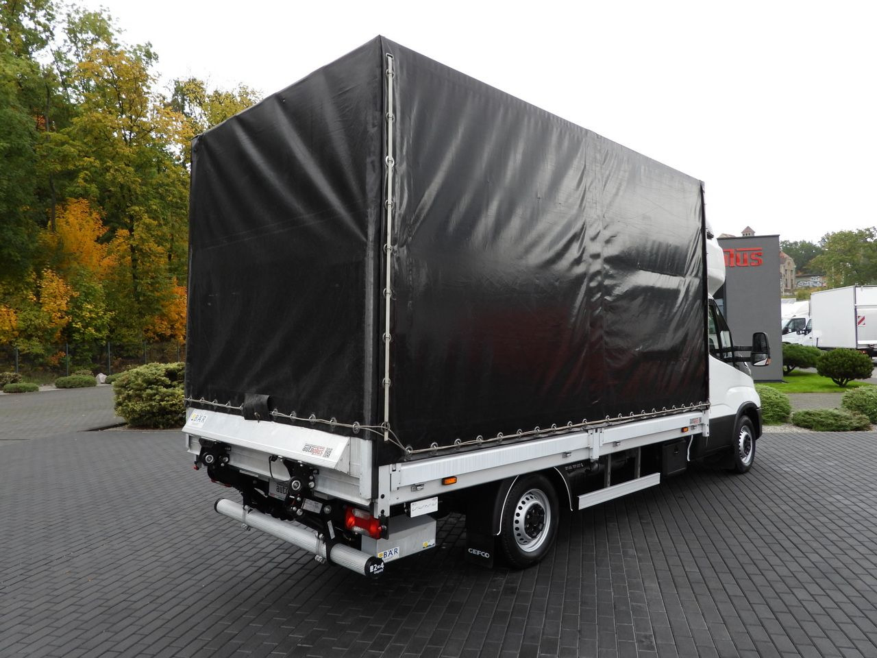 IVECO DAILY 35S18 TARPAULIN LIFT 8 PALLETS WEBASTO CRUISE CONTROL AIR CONDITIONING 180HP - Utilitaire rideaux coulissants (PLSC): photos 3 IVECO DAILY 35S18 TARPAULIN LIFT 8 PALLETS WEBASTO CRUISE CONTROL AIR CONDITIONING 180HP - Utilitaire rideaux coulissants (PLSC): photos 3