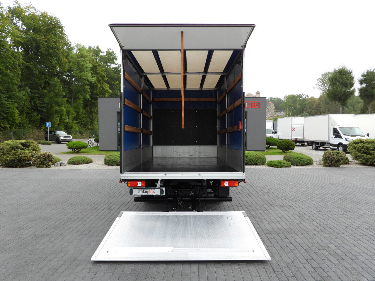 Utilitaire rideaux coulissants (PLSC) IVECO DAILY 35S18 TARPAULIN LIFT 8 PALLETS WEBASTO CRUISE CONTROL LED LIGHTS AIR CONDITIONING  180HP: photos 12