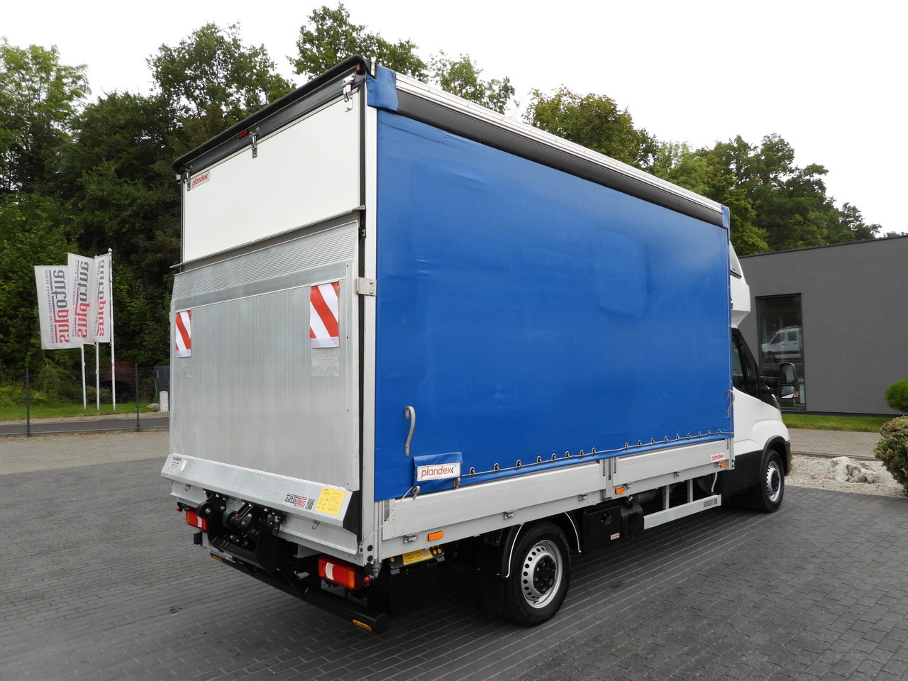 Utilitaire rideaux coulissants (PLSC) IVECO DAILY 35S18 TARPAULIN LIFT 8 PALLETS WEBASTO CRUISE CONTROL LED LIGHTS AIR CONDITIONING  180HP: photos 14