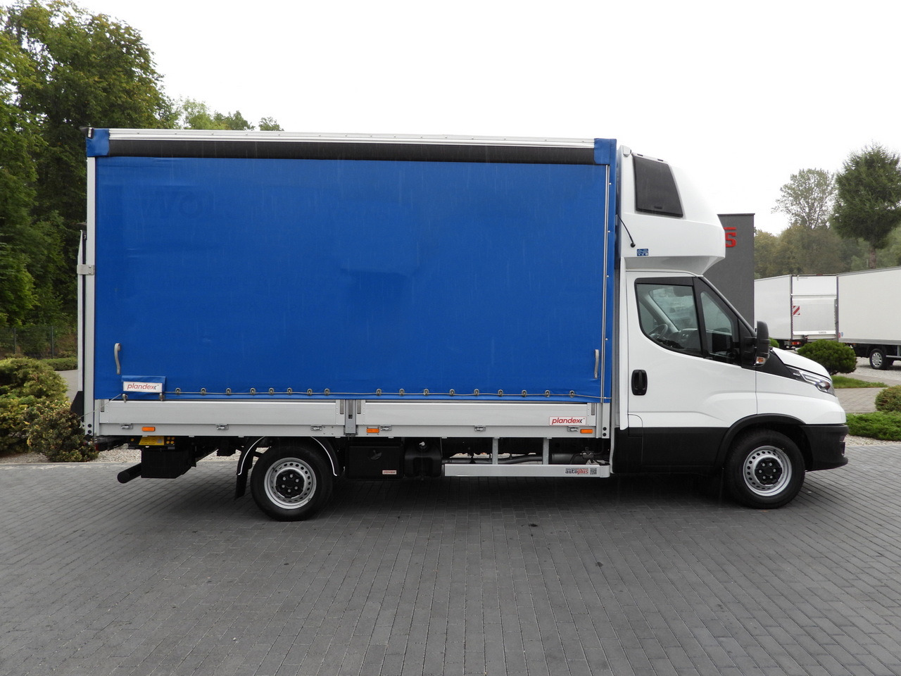 Utilitaire rideaux coulissants (PLSC) IVECO DAILY 35S18 TARPAULIN LIFT 8 PALLETS WEBASTO CRUISE CONTROL LED LIGHTS AIR CONDITIONING  180HP: photos 7