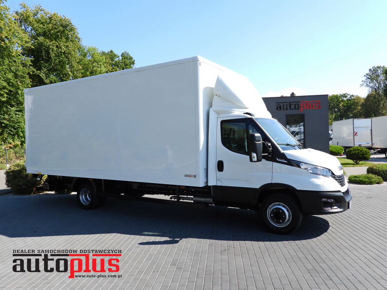 IVECO DAILY 72C18 LIFT 14 PALLETS CRUISE CONTROL PNEUMATICS AUTOMATIC TRANSMISSION HI-MATIC TWIN WHEELS AIR CONDITIONING 180HP - Fourgon grand volume: photos 1 IVECO DAILY 72C18 LIFT 14 PALLETS CRUISE CONTROL PNEUMATICS AUTOMATIC TRANSMISSION HI-MATIC TWIN WHEELS AIR CONDITIONING 180HP - Fourgon grand volume: photos 1