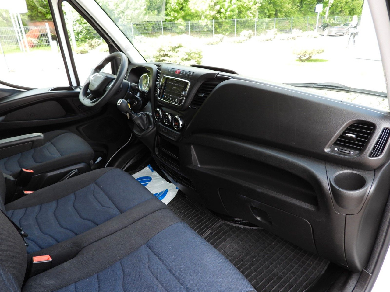 Fourgon grand volume Iveco DAILY 35C16 KOFFER AUFZUG 8 PALETTEN TEMPOMAT Iveco DAILY 35C16 KOFFER AUFZUG 8 PALETTEN TEMPOMAT: photos 30