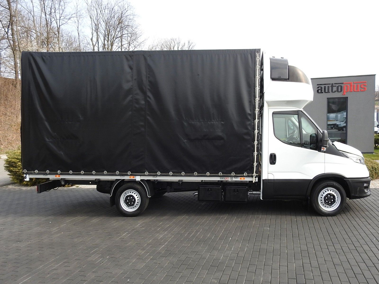 Utilitaire rideaux coulissants (PLSC) Iveco DAILY  35S18 PRITSCHE PLANE 10 PALETTEN WEBASTO: photos 7