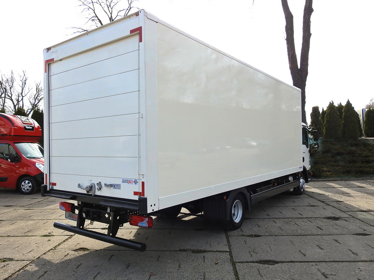 MAN TGL 8.18 BOX 16 PALLETS CRUISE CONTROL TWIN WHEELS 180HP - Fourgon grand volume: photos 3 MAN TGL 8.18 BOX 16 PALLETS CRUISE CONTROL TWIN WHEELS 180HP - Fourgon grand volume: photos 3