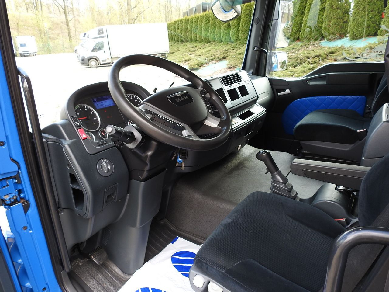 MAN TGM 15.290 TARPAULIN LIFT 18 PALLETS CRUISE CONTROL TWIN WHEELS AIR CONDITIONING  290HP - Utilitaire rideaux coulissants (PLSC): photos 2 MAN TGM 15.290 TARPAULIN LIFT 18 PALLETS CRUISE CONTROL TWIN WHEELS AIR CONDITIONING  290HP - Utilitaire rideaux coulissants (PLSC): photos 2