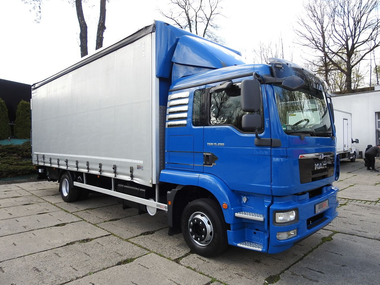 MAN TGM 15.290 TARPAULIN LIFT 18 PALLETS CRUISE CONTROL TWIN WHEELS AIR CONDITIONING  290HP - Utilitaire rideaux coulissants (PLSC): photos 4 MAN TGM 15.290 TARPAULIN LIFT 18 PALLETS CRUISE CONTROL TWIN WHEELS AIR CONDITIONING  290HP - Utilitaire rideaux coulissants (PLSC): photos 4