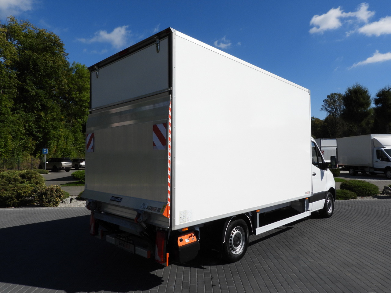 MERCEDES SPRINTER 315 BOX LIFT 8 PALLETS AIR CONDITIONING 150HP - Fourgon grand volume: photos 3 MERCEDES SPRINTER 315 BOX LIFT 8 PALLETS AIR CONDITIONING 150HP - Fourgon grand volume: photos 3