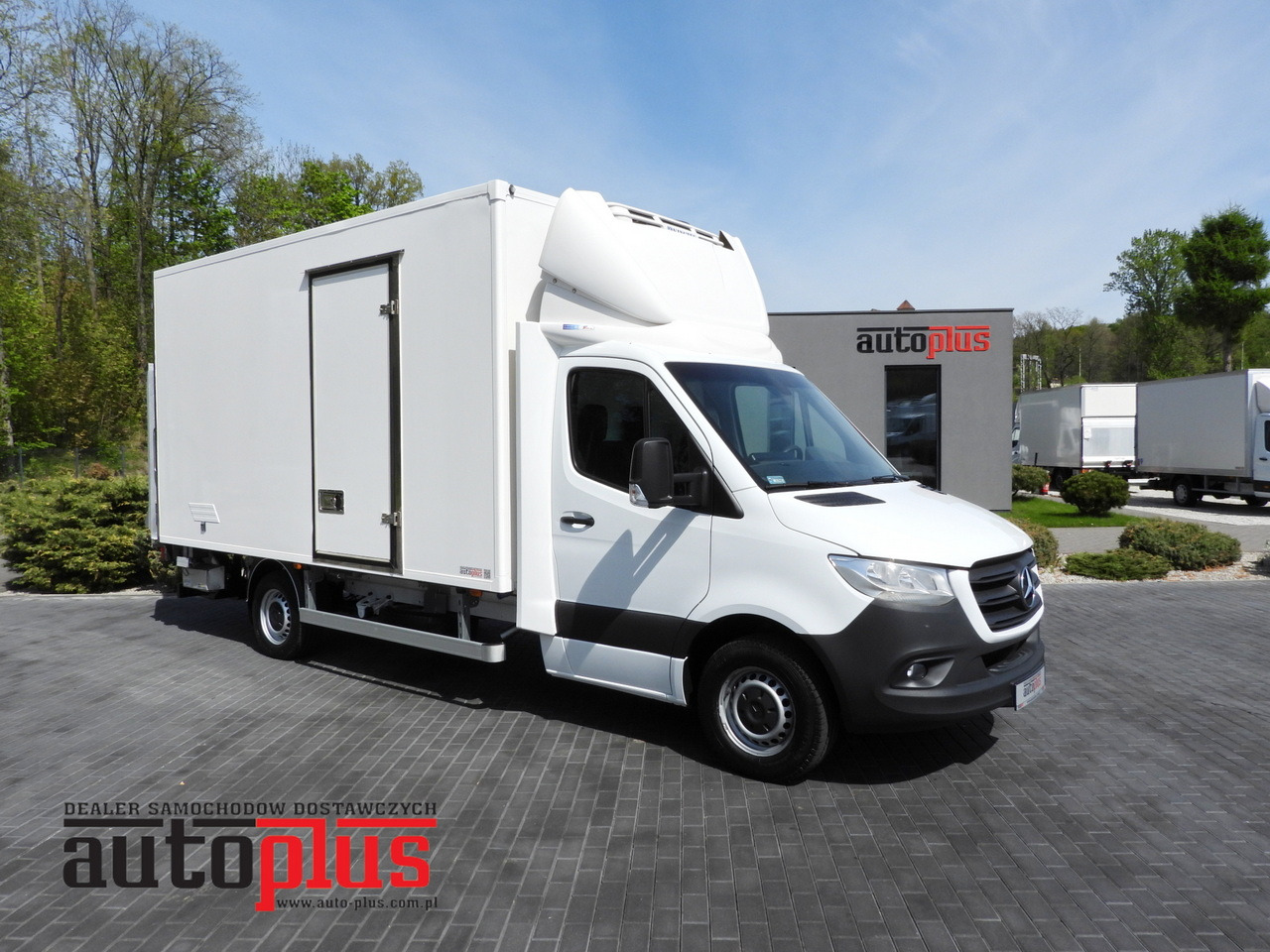 MERCEDES SPRINTER 316 REGRIGERATOR BOX 0*C LIFT 8 PALLETS CRUISE CONTROL PNEUMATICS AIR CONDITIONING 160HP - Utilitaire frigorifique: photos 1 MERCEDES SPRINTER 316 REGRIGERATOR BOX 0*C LIFT 8 PALLETS CRUISE CONTROL PNEUMATICS AIR CONDITIONING 160HP - Utilitaire frigorifique: photos 1