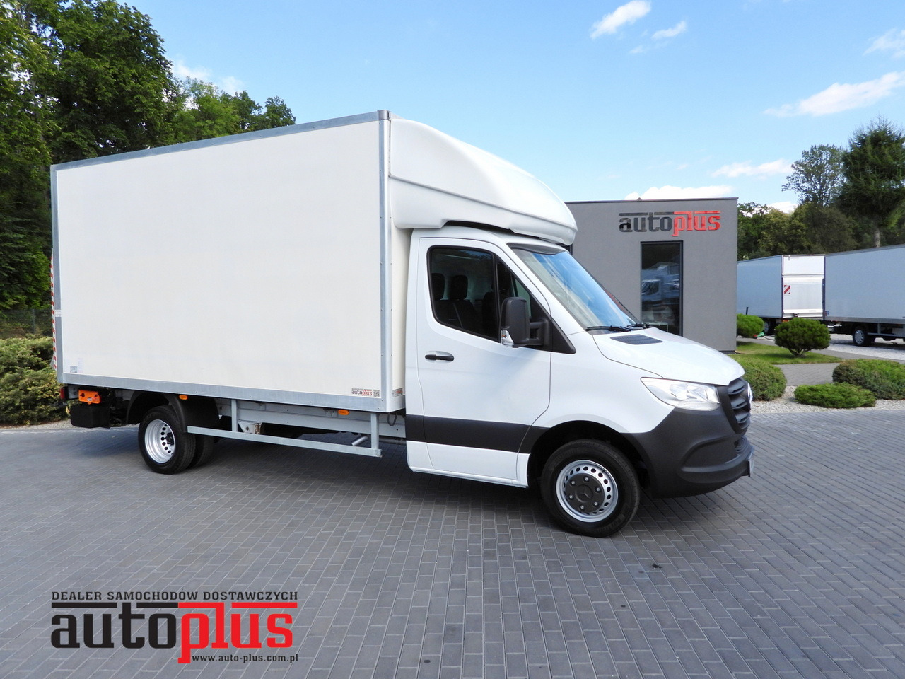 MERCEDES SPRINTER 514 BOX LIFT 8 PALLETS CRUISE CONTROL TWIN WHEELS AIR CONDITIONING  140HP - Fourgon grand volume: photos 1 MERCEDES SPRINTER 514 BOX LIFT 8 PALLETS CRUISE CONTROL TWIN WHEELS AIR CONDITIONING  140HP - Fourgon grand volume: photos 1