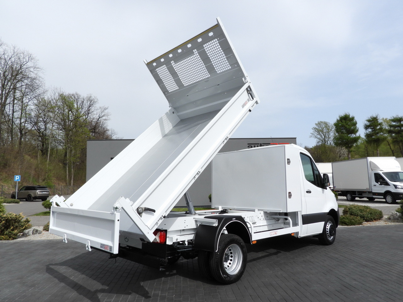 MERCEDES SPRINTER 516 TIPPER CRUISE CONTROL TWIN WHEELS AIR CONDITIONING  160HP - Utilitaire benne: photos 3 MERCEDES SPRINTER 516 TIPPER CRUISE CONTROL TWIN WHEELS AIR CONDITIONING  160HP - Utilitaire benne: photos 3