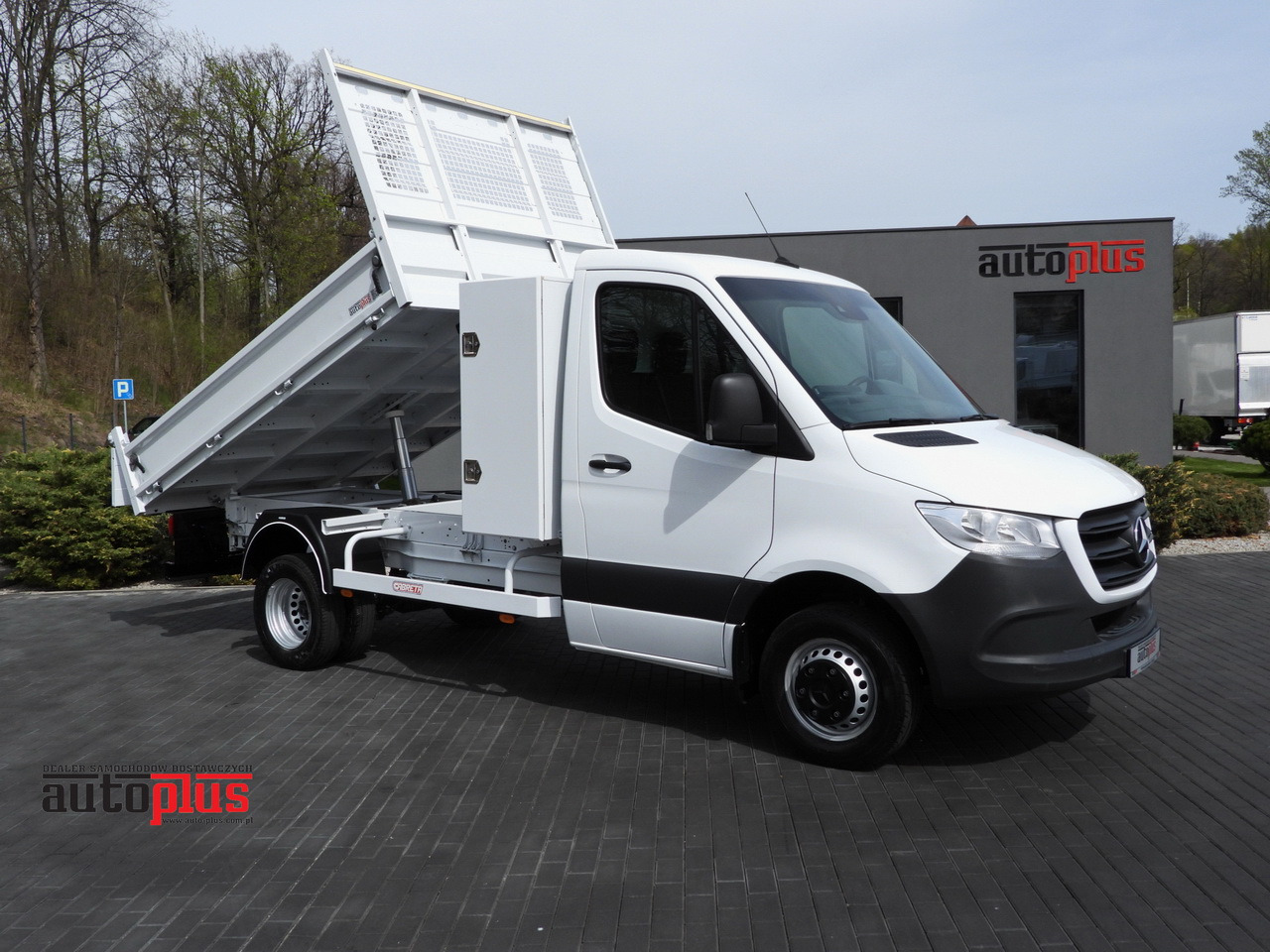 MERCEDES SPRINTER 516 TIPPER CRUISE CONTROL TWIN WHEELS AIR CONDITIONING 160HP - Utilitaire benne: photos 1 MERCEDES SPRINTER 516 TIPPER CRUISE CONTROL TWIN WHEELS AIR CONDITIONING 160HP - Utilitaire benne: photos 1