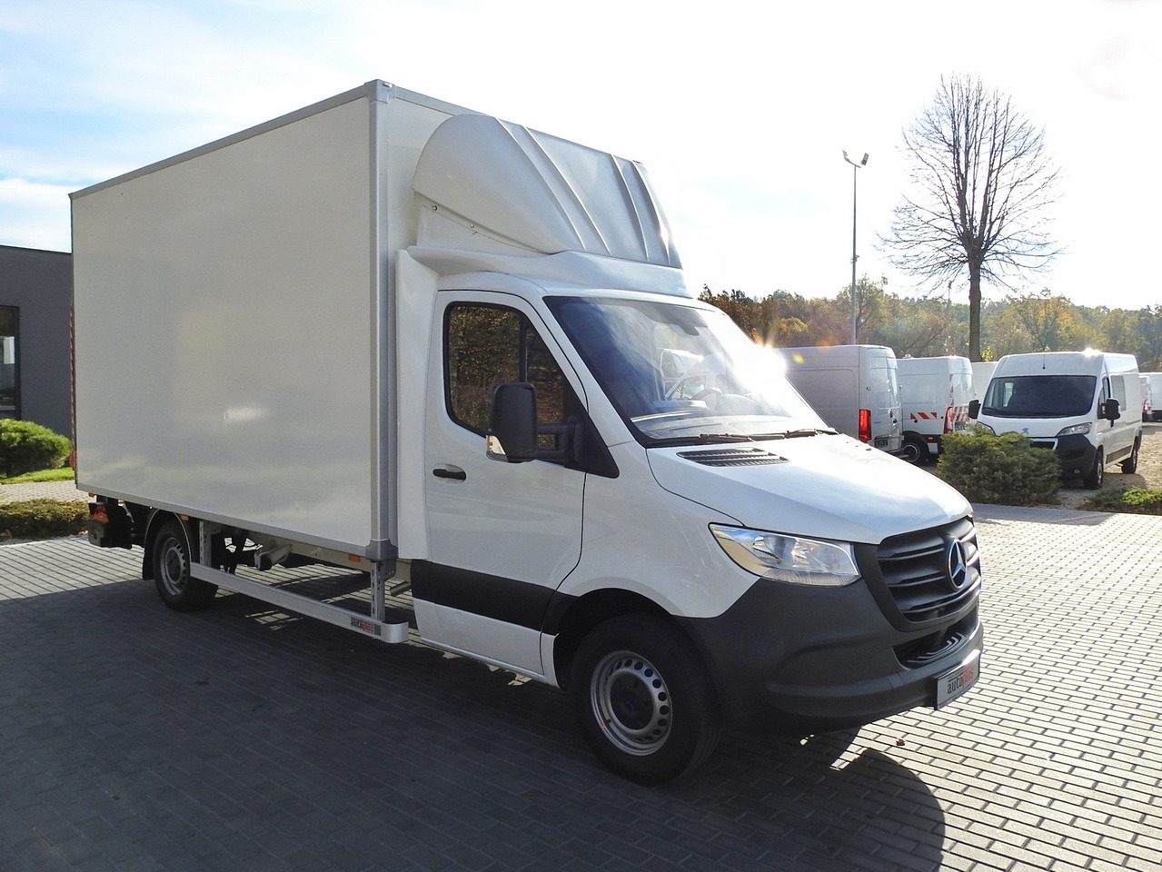 MERCEDES SPRINTER BOX LIFT 8 PALLETS AIR CONDITIONING 150HP - Fourgon grand volume: photos 4 MERCEDES SPRINTER BOX LIFT 8 PALLETS AIR CONDITIONING 150HP - Fourgon grand volume: photos 4