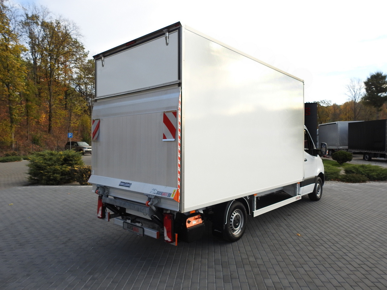 MERCEDES SPRINTER BOX LIFT 8 PALLETS AIR CONDITIONING 150HP - Fourgon grand volume: photos 3 MERCEDES SPRINTER BOX LIFT 8 PALLETS AIR CONDITIONING 150HP - Fourgon grand volume: photos 3