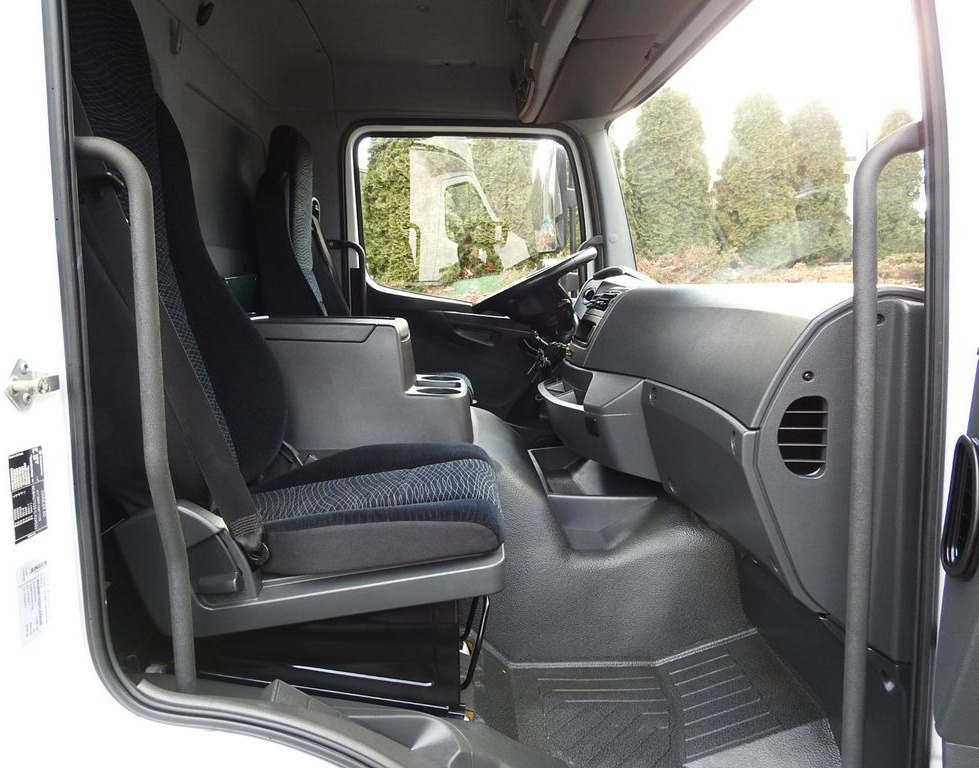 Camion fourgon Mercedes-Benz ATEGO 12.24 KOFFER 18 PALETTEN AUFZUG: photos 29