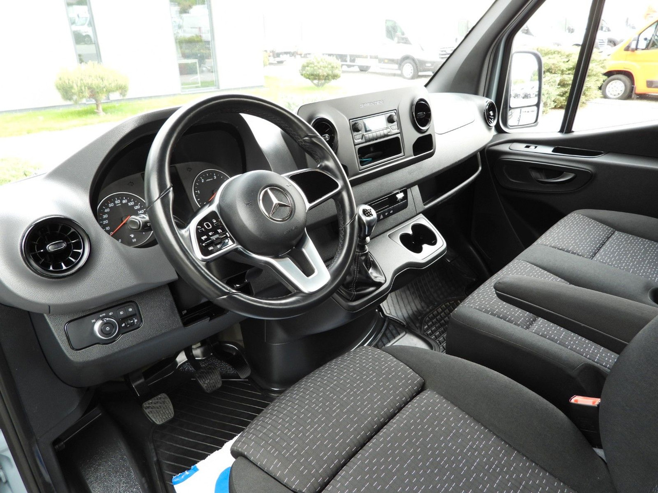 Mercedes-Benz SPRINTER 315 PRITSCHE 8 PALETTEN TEMPOMAT - Utilitaire plateau: photos 2 Mercedes-Benz SPRINTER 315 PRITSCHE 8 PALETTEN TEMPOMAT - Utilitaire plateau: photos 2