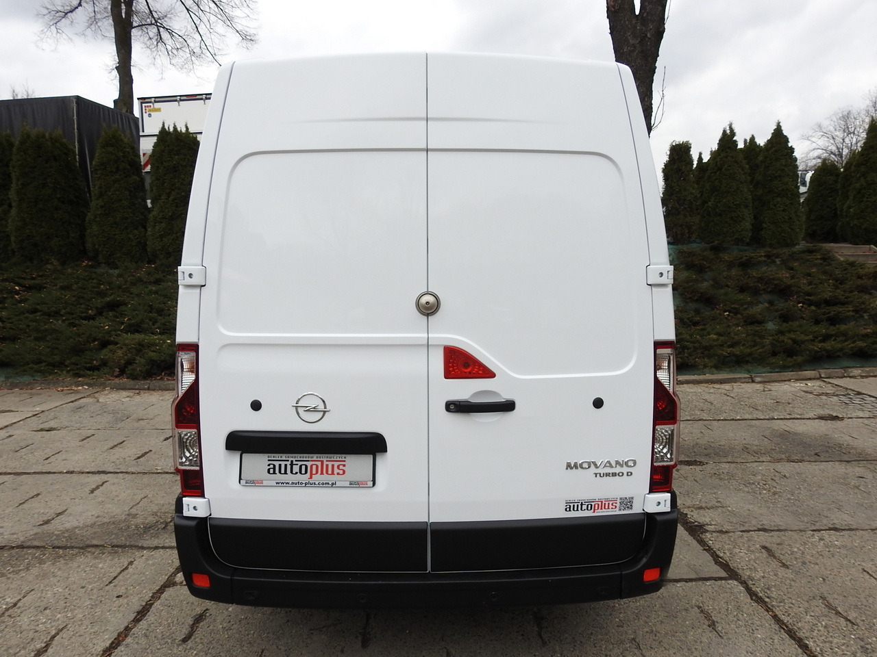 OPEL MOVANO REFRIGERATOR VAN 0*C CRUISE CONTROL NAVIGATION AIR CONDITIONING LED LIGHTS  136HP en leasing occasion OPEL MOVANO REFRIGERATOR VAN 0*C CRUISE CONTROL NAVIGATION AIR CONDITIONING LED LIGHTS  136HP: photos 11