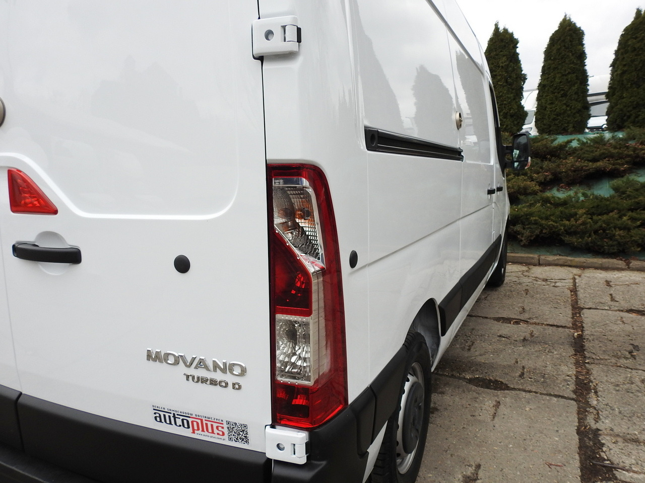 OPEL MOVANO REFRIGERATOR VAN 0*C CRUISE CONTROL NAVIGATION AIR CONDITIONING LED LIGHTS  136HP en leasing occasion OPEL MOVANO REFRIGERATOR VAN 0*C CRUISE CONTROL NAVIGATION AIR CONDITIONING LED LIGHTS  136HP: photos 19