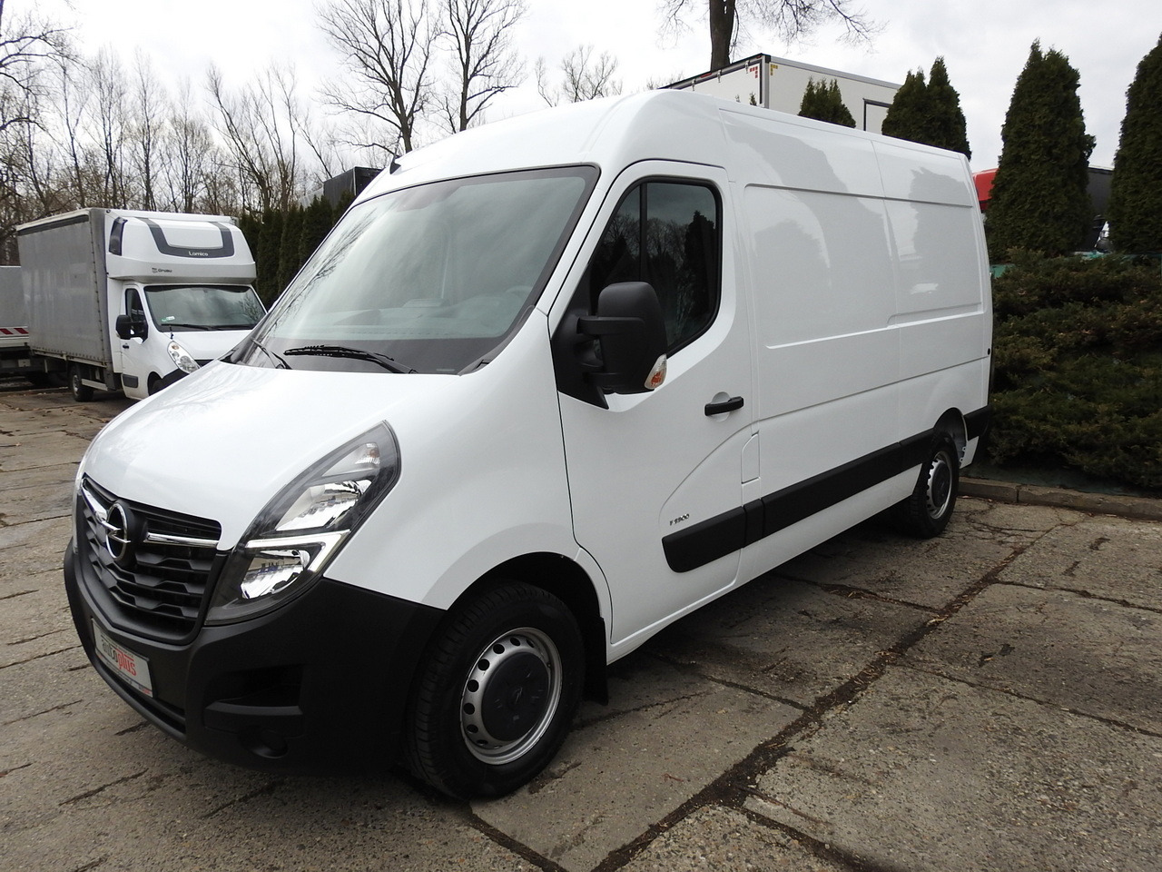 OPEL MOVANO REFRIGERATOR VAN 0*C CRUISE CONTROL NAVIGATION AIR CONDITIONING LED LIGHTS  136HP en leasing occasion OPEL MOVANO REFRIGERATOR VAN 0*C CRUISE CONTROL NAVIGATION AIR CONDITIONING LED LIGHTS  136HP: photos 6