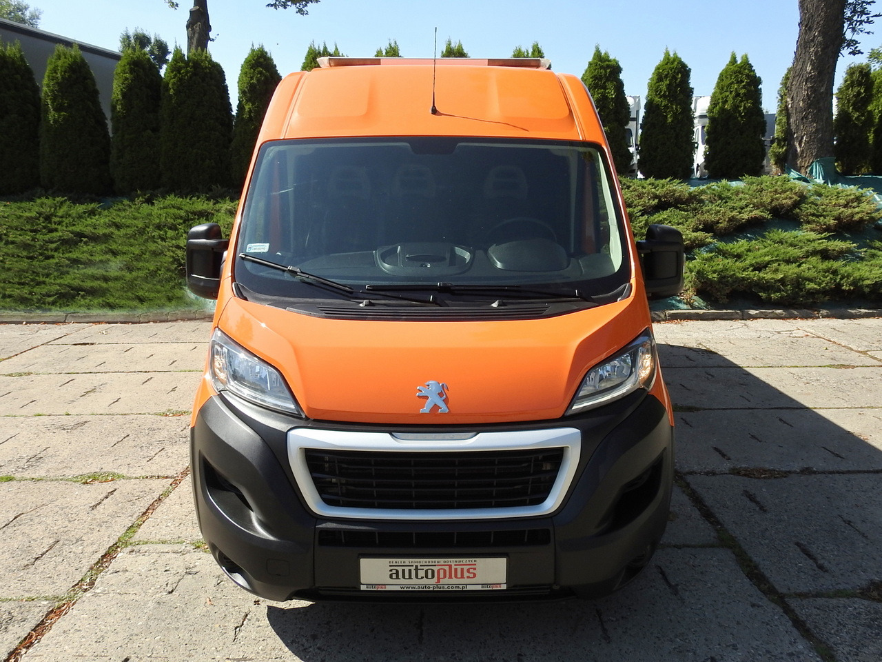 PEUGEOT BOXER BOX DELIVERY VAN 7 SEATS AIR CONDITIONING 120HP - Fourgon utilitaire: photos 5 PEUGEOT BOXER BOX DELIVERY VAN 7 SEATS AIR CONDITIONING 120HP - Fourgon utilitaire: photos 5