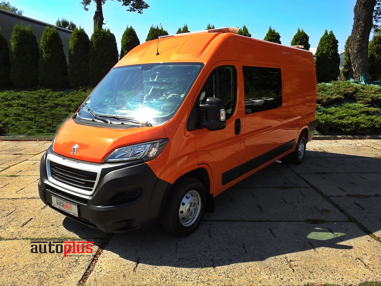 PEUGEOT BOXER BOX DELIVERY VAN 7 SEATS AIR CONDITIONING 120HP - Fourgon utilitaire: photos 1 PEUGEOT BOXER BOX DELIVERY VAN 7 SEATS AIR CONDITIONING 120HP - Fourgon utilitaire: photos 1