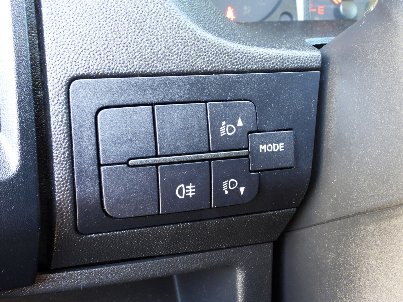 PEUGEOT BOXER BOX LIFT 8 PALLETS CRUISE CONTROL AIR CONDITIONING  130HP en leasing occasion PEUGEOT BOXER BOX LIFT 8 PALLETS CRUISE CONTROL AIR CONDITIONING  130HP: photos 26