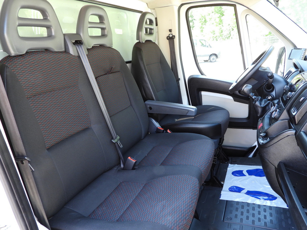 PEUGEOT BOXER BOX LIFT 8 PALLETS CRUISE CONTROL AIR CONDITIONING  130HP en leasing occasion PEUGEOT BOXER BOX LIFT 8 PALLETS CRUISE CONTROL AIR CONDITIONING  130HP: photos 38