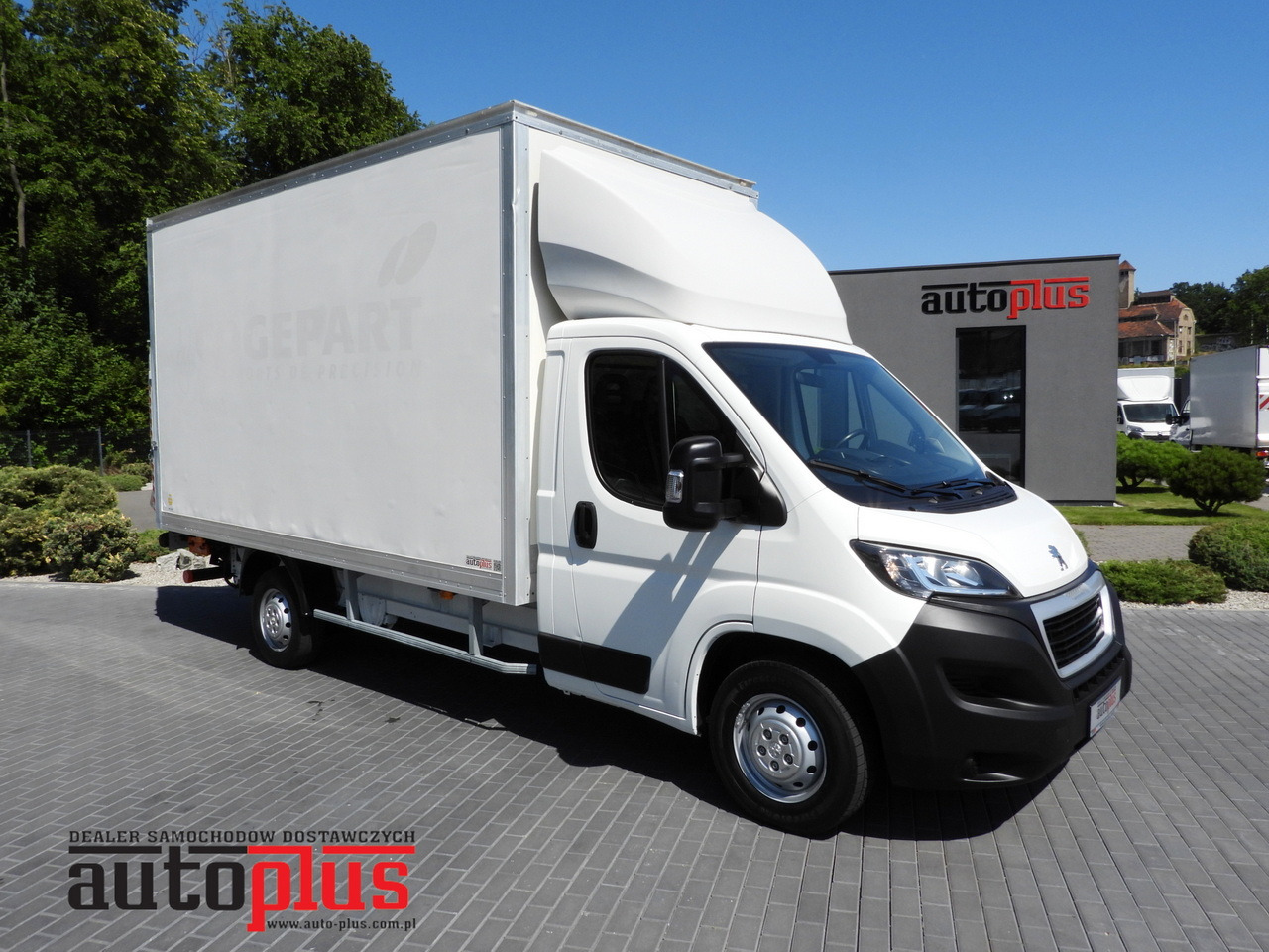 PEUGEOT BOXER BOX LIFT 8 PALLETS CRUISE CONTROL AIR CONDITIONING  130HP - Utilitaire frigorifique: photos 1 PEUGEOT BOXER BOX LIFT 8 PALLETS CRUISE CONTROL AIR CONDITIONING  130HP - Utilitaire frigorifique: photos 1