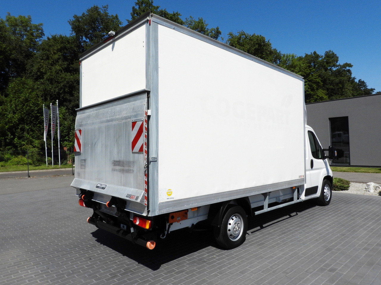PEUGEOT BOXER BOX LIFT 8 PALLETS CRUISE CONTROL AIR CONDITIONING  130HP en leasing occasion PEUGEOT BOXER BOX LIFT 8 PALLETS CRUISE CONTROL AIR CONDITIONING  130HP: photos 13