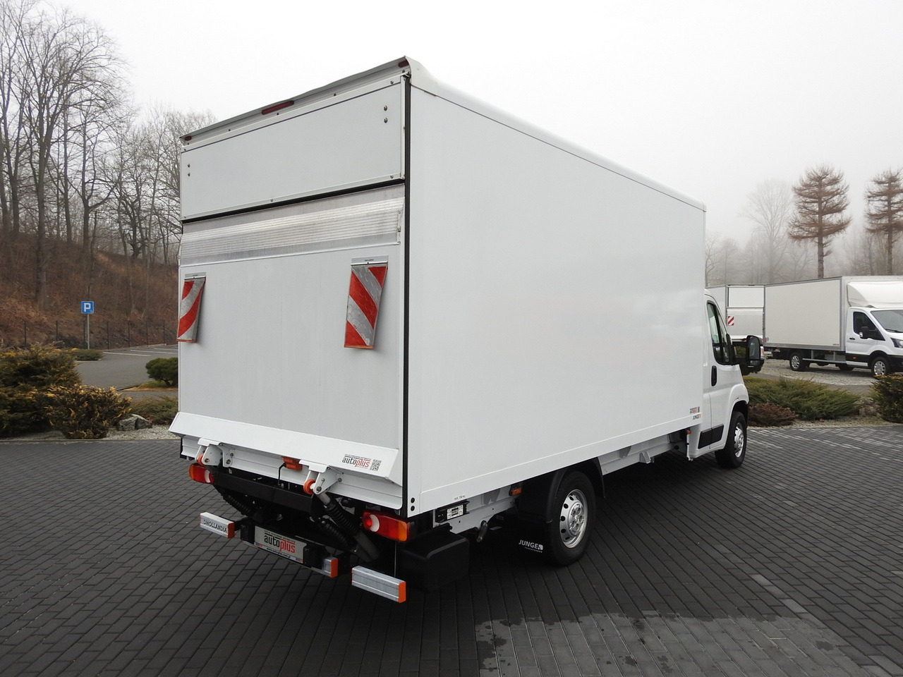 PEUGEOT BOXER BOX LIFT 8 PALLETS CRUISE CONTROL AIR CONDITIONING  140HP en leasing occasion PEUGEOT BOXER BOX LIFT 8 PALLETS CRUISE CONTROL AIR CONDITIONING  140HP: photos 13