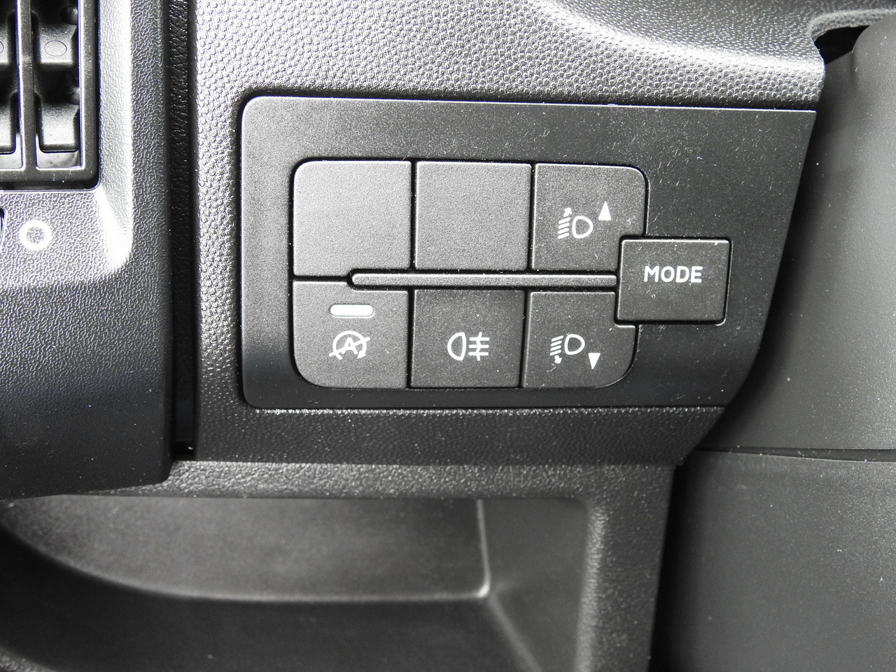 PEUGEOT BOXER BOX LIFT 8 PALLETS CRUISE CONTROL AIR CONDITIONING  140HP en leasing occasion PEUGEOT BOXER BOX LIFT 8 PALLETS CRUISE CONTROL AIR CONDITIONING  140HP: photos 26