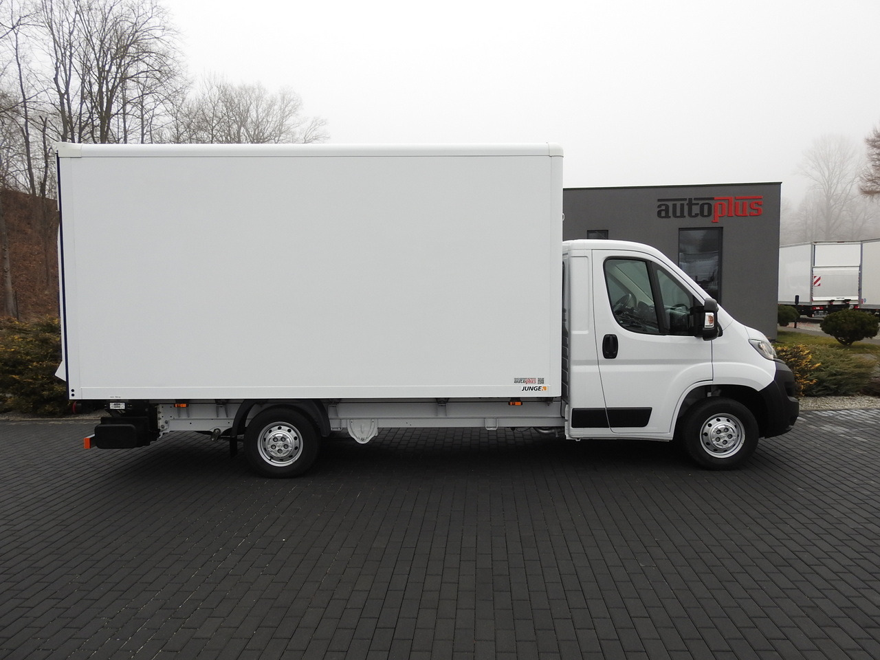PEUGEOT BOXER BOX LIFT 8 PALLETS CRUISE CONTROL AIR CONDITIONING  140HP en leasing occasion PEUGEOT BOXER BOX LIFT 8 PALLETS CRUISE CONTROL AIR CONDITIONING  140HP: photos 7