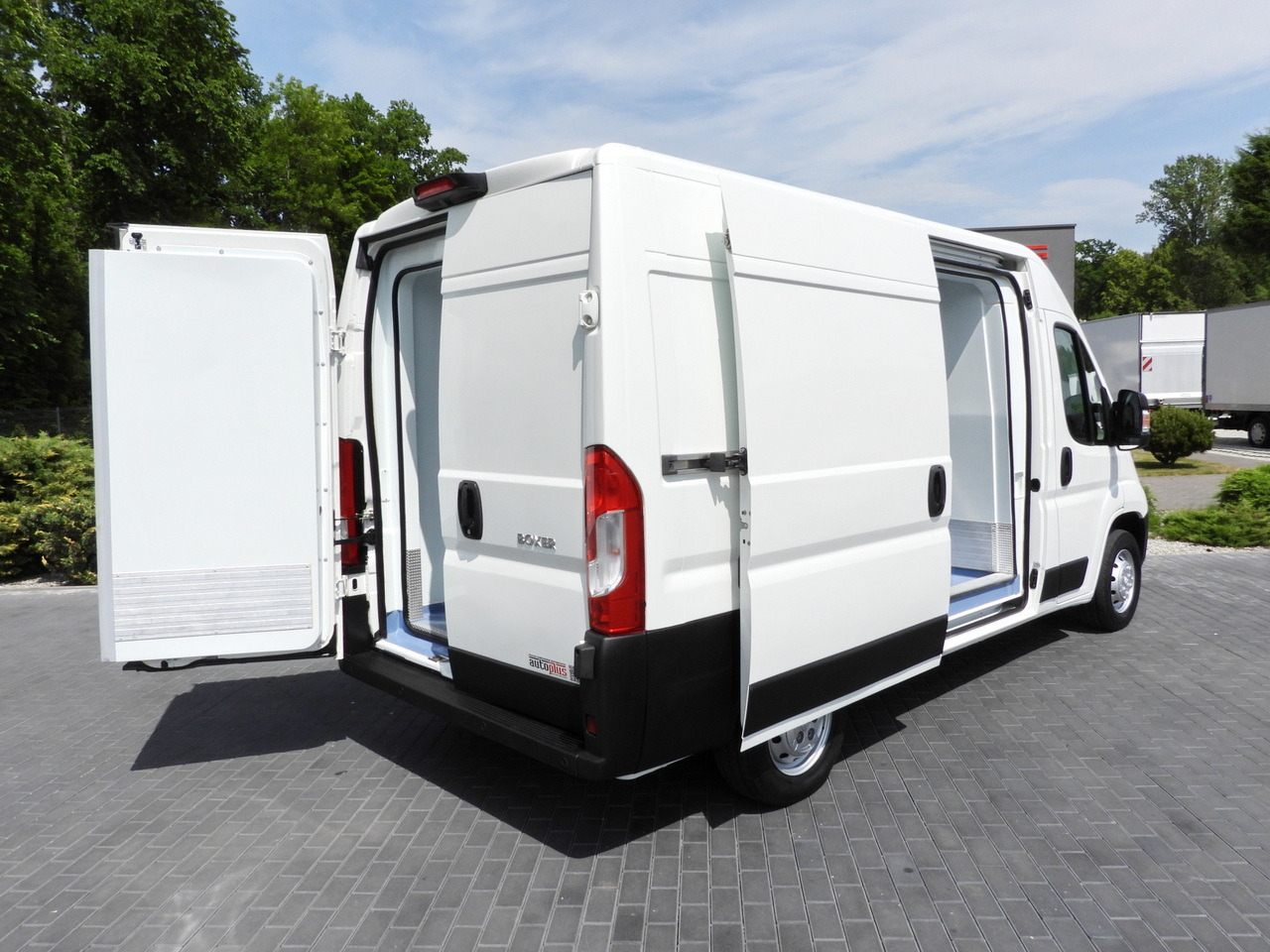PEUGEOT BOXER REFRIGERATOR VAN -10*C CRUISE CONTROL AIR CONDITIONING 130HP - Utilitaire frigorifique: photos 3 PEUGEOT BOXER REFRIGERATOR VAN -10*C CRUISE CONTROL AIR CONDITIONING 130HP - Utilitaire frigorifique: photos 3