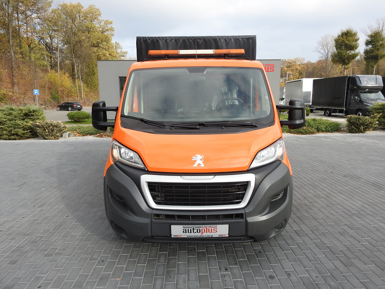 PEUGEOT BOXER STAKE BODY TARPAULIN DOUBLE CABIN DOKA 7 SEATS AIR CONDITIONING PNEUMATICS 140HP - Utilitaire double cabine: photos 5 PEUGEOT BOXER STAKE BODY TARPAULIN DOUBLE CABIN DOKA 7 SEATS AIR CONDITIONING PNEUMATICS 140HP - Utilitaire double cabine: photos 5