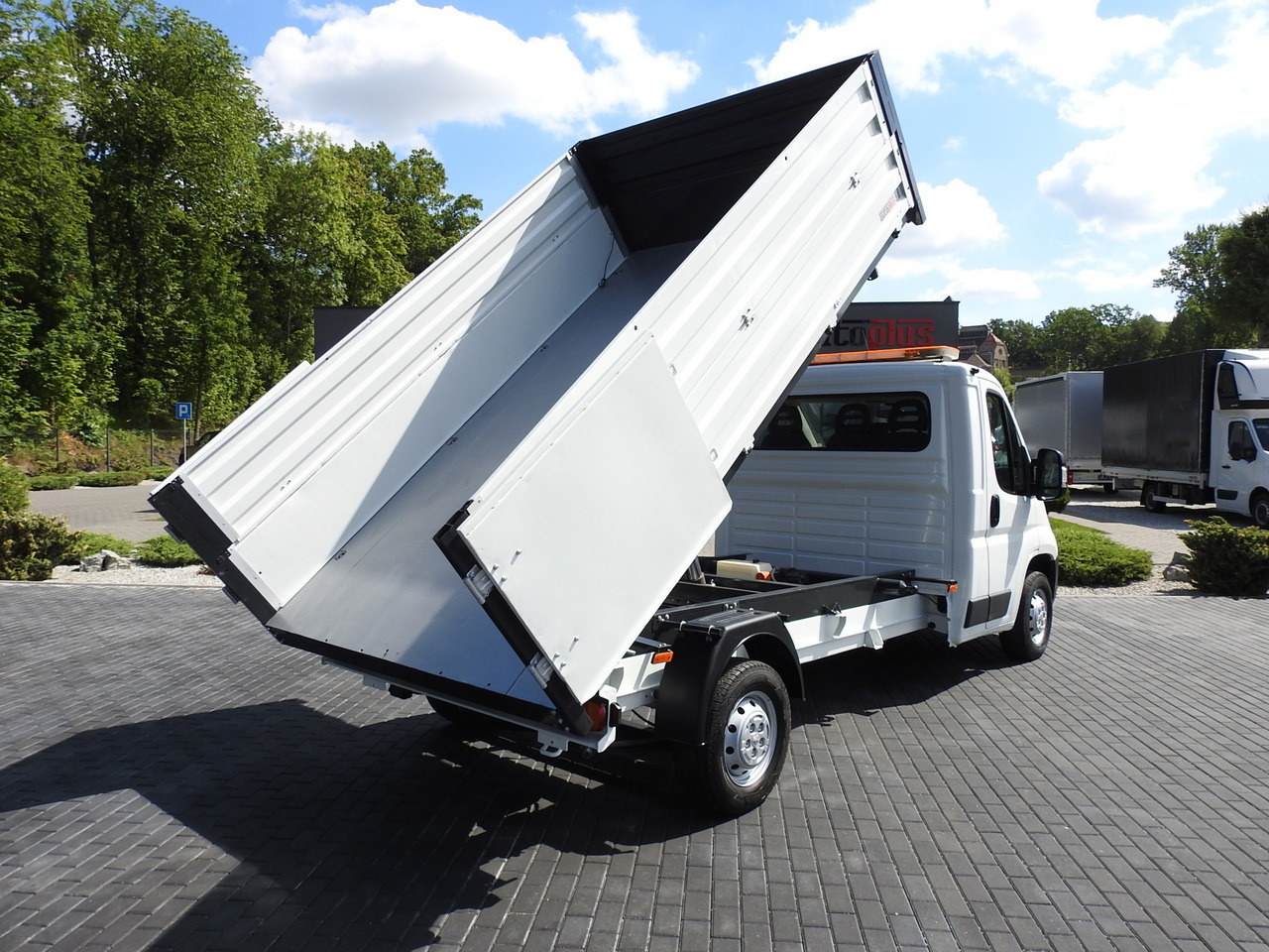 PEUGEOT BOXER THREE-WAY TIPPER AIR CONDITIONING 130HP - Camion benne: photos 3 PEUGEOT BOXER THREE-WAY TIPPER AIR CONDITIONING 130HP - Camion benne: photos 3