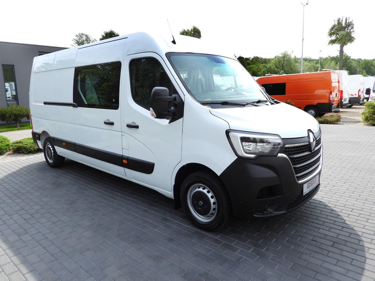 RENAULT MASTER BOX DELIVERY VAN 7 SEATS CRUISE CONTROL NAVIGATION LED LIGHTS AIR CONDITIONING 140HP - Fourgon utilitaire: photos 4 RENAULT MASTER BOX DELIVERY VAN 7 SEATS CRUISE CONTROL NAVIGATION LED LIGHTS AIR CONDITIONING 140HP - Fourgon utilitaire: photos 4