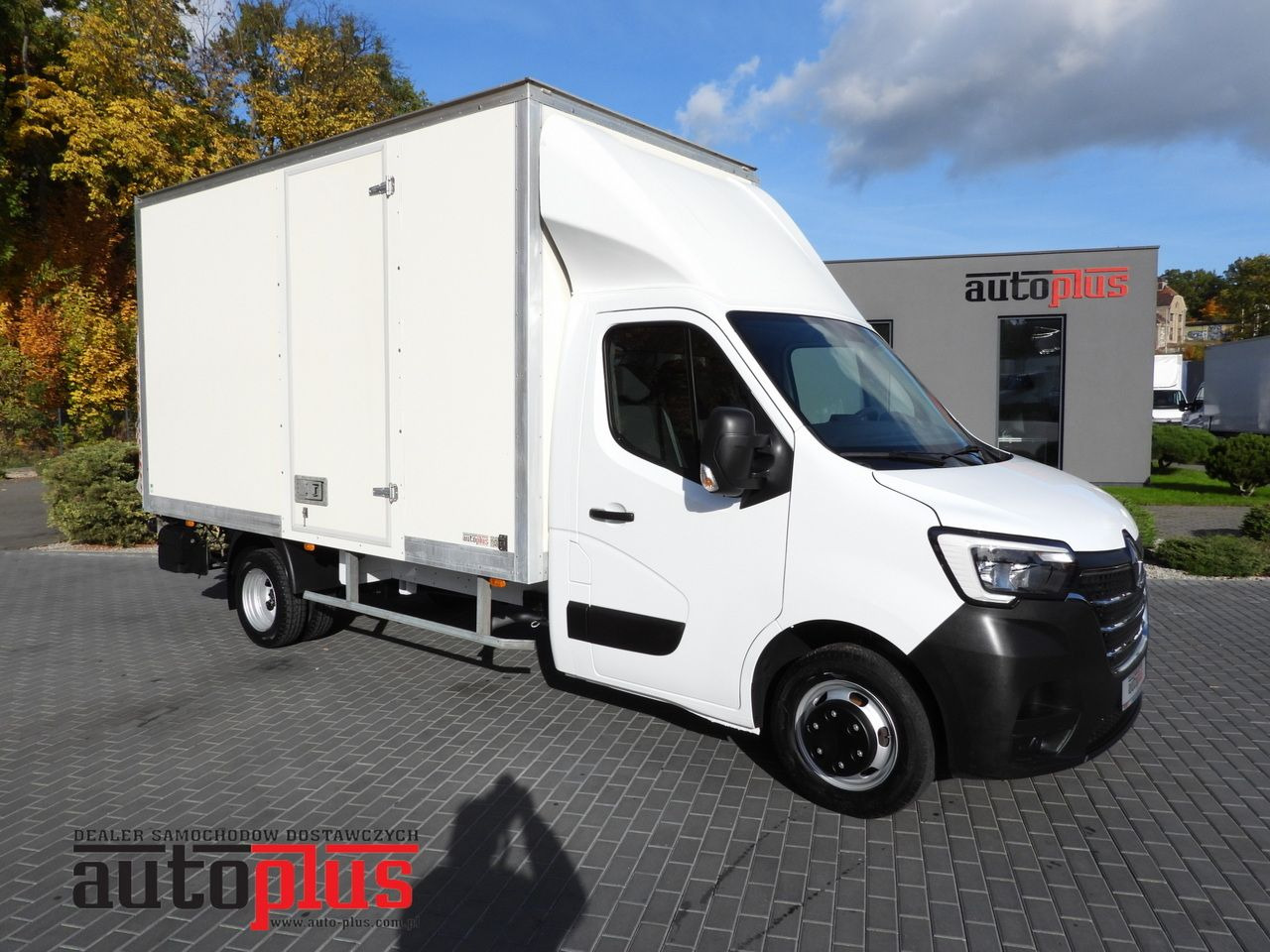 RENAULT MASTER BOX LIFT 8 PALLETS CRUISE CONTROL LED LIGHTS TWIN WHEELS AIR CONDITIONING 145HP - Fourgon grand volume: photos 1 RENAULT MASTER BOX LIFT 8 PALLETS CRUISE CONTROL LED LIGHTS TWIN WHEELS AIR CONDITIONING 145HP - Fourgon grand volume: photos 1