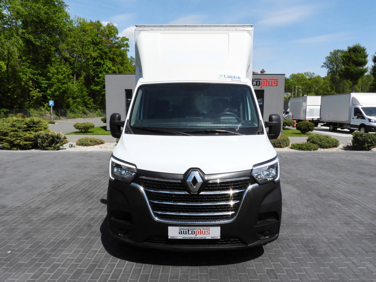 RENAULT MASTER  BOX LIFT 8 PALLETS CRUISE CONTROL NAVIGATION LED LIGHTS TWIN WHEELS AIR CONDITIONING  145HP - Utilitaire frigorifique: photos 5 RENAULT MASTER  BOX LIFT 8 PALLETS CRUISE CONTROL NAVIGATION LED LIGHTS TWIN WHEELS AIR CONDITIONING  145HP - Utilitaire frigorifique: photos 5