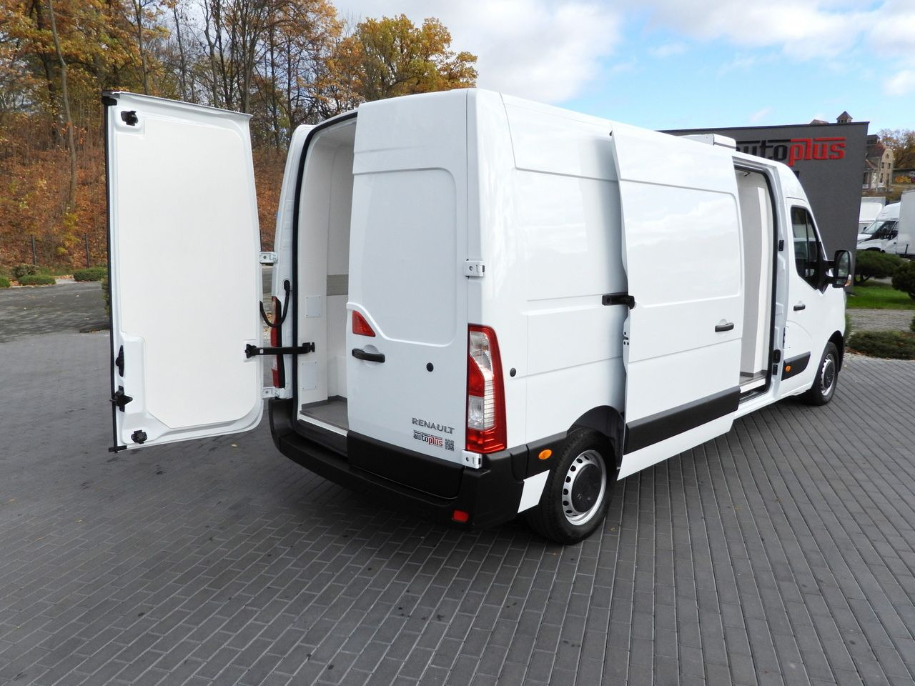 RENAULT MASTER REFRIGERATOR VAN 0*C CRUISE CONTROL LED LIGHTS AIR CONDITIONING  135HP - Utilitaire frigorifique: photos 3 RENAULT MASTER REFRIGERATOR VAN 0*C CRUISE CONTROL LED LIGHTS AIR CONDITIONING  135HP - Utilitaire frigorifique: photos 3