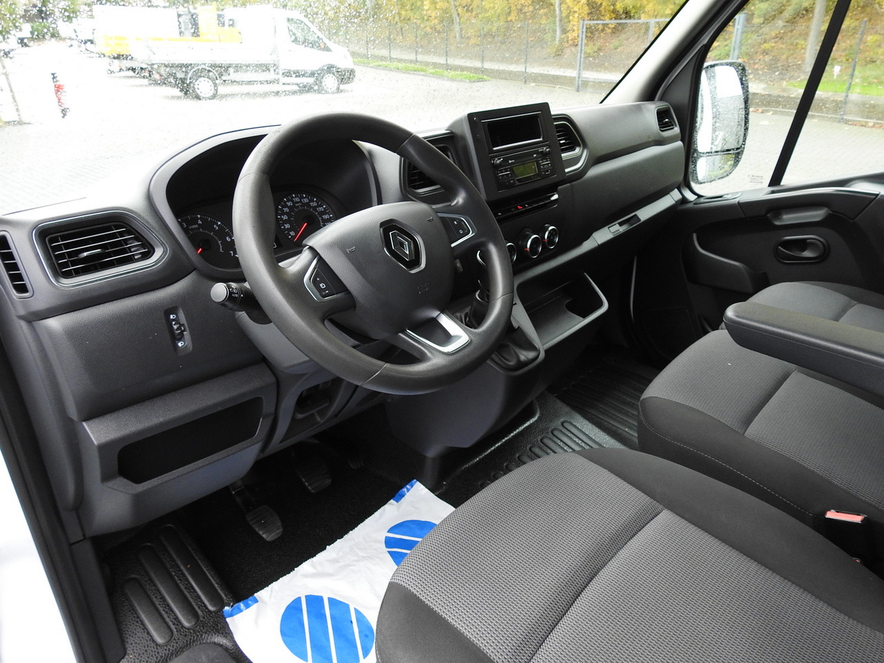 RENAULT MASTER STAKE BODY CRUISE CONTROL AIR CONDITIONING LED LIGHTS TWIN WHEELS  130HP - Utilitaire plateau: photos 2 RENAULT MASTER STAKE BODY CRUISE CONTROL AIR CONDITIONING LED LIGHTS TWIN WHEELS  130HP - Utilitaire plateau: photos 2