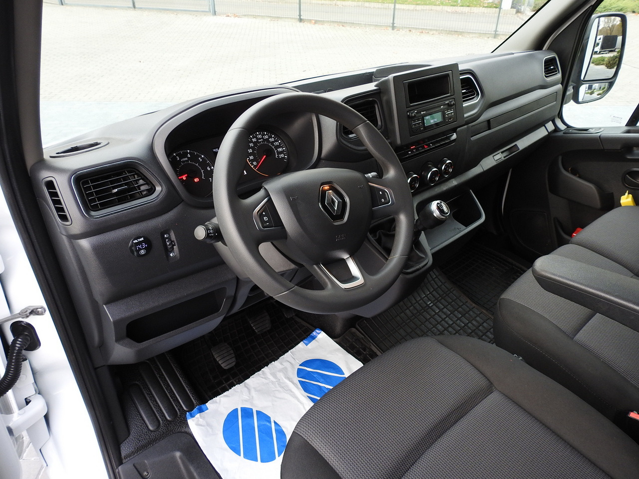 RENAULT MASTER TARPAULIN 10 PALLETS WEBASTO CRUISE CONTROL AIR CONDITIONING LED LIGHTS PNEUMATICS  165HP - Utilitaire rideaux coulissants (PLSC): photos 2 RENAULT MASTER TARPAULIN 10 PALLETS WEBASTO CRUISE CONTROL AIR CONDITIONING LED LIGHTS PNEUMATICS  165HP - Utilitaire rideaux coulissants (PLSC): photos 2