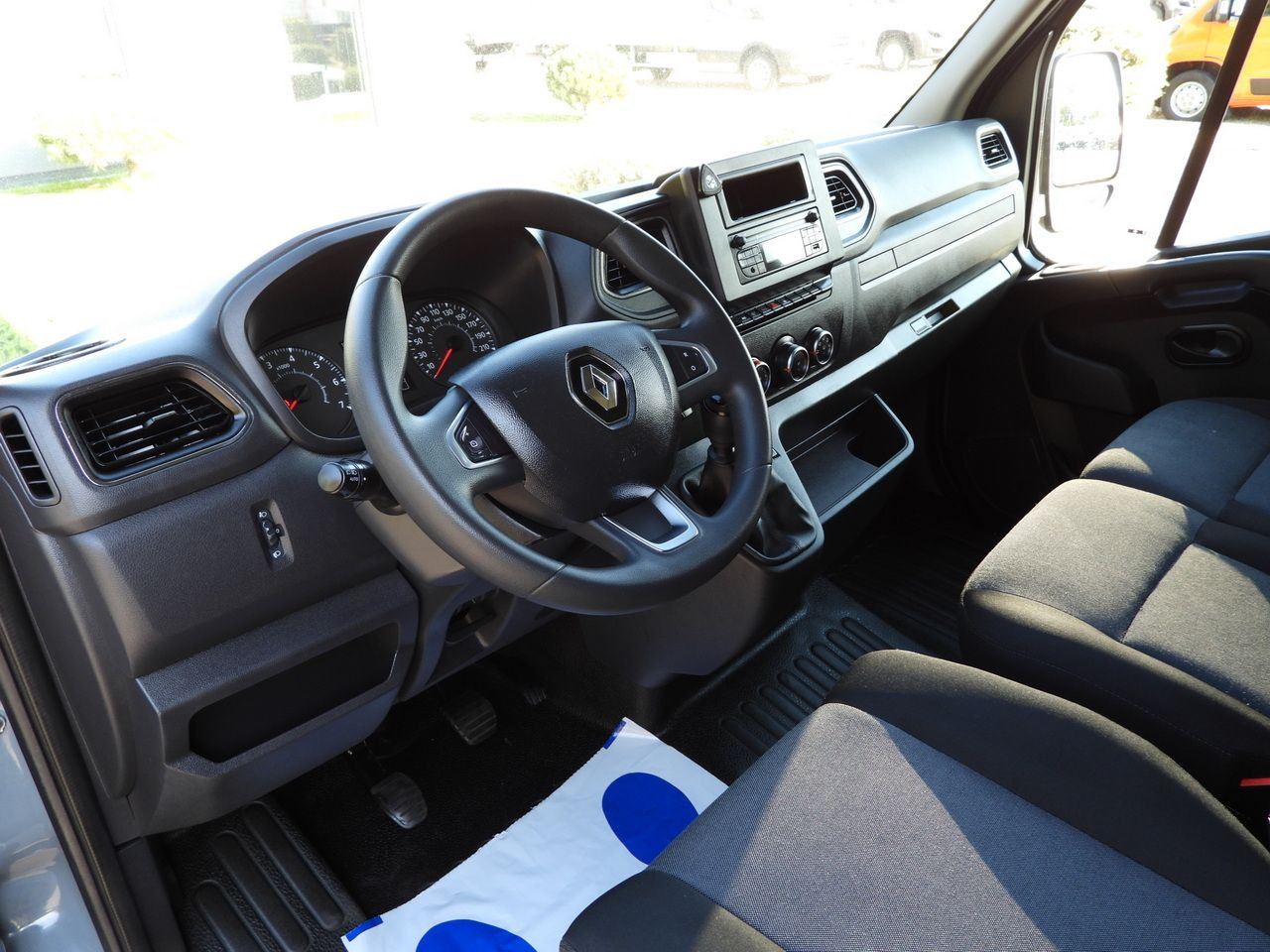 RENAULT MASTER TARPAULIN 10 PALLETS WEBASTO CRUISE CONTROL LED LIGHTS PNEUMATICS AIR CONDITIONING  165HP - Utilitaire rideaux coulissants (PLSC): photos 2 RENAULT MASTER TARPAULIN 10 PALLETS WEBASTO CRUISE CONTROL LED LIGHTS PNEUMATICS AIR CONDITIONING  165HP - Utilitaire rideaux coulissants (PLSC): photos 2